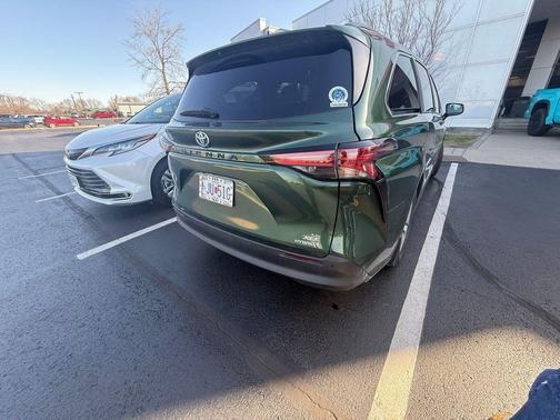 2021 Toyota Sienna XLE 7 Passenger