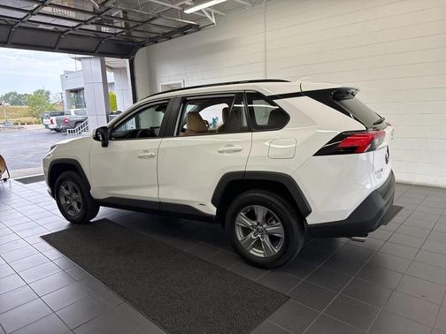 2022 Toyota RAV4 Hybrid LE