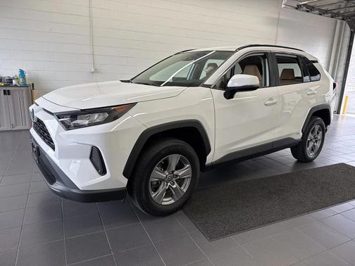 2022 Toyota RAV4 Hybrid LE