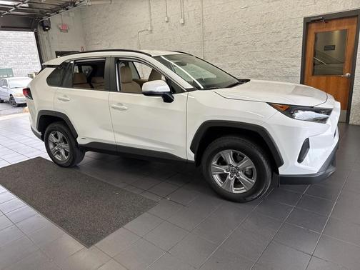 2022 Toyota RAV4 Hybrid LE