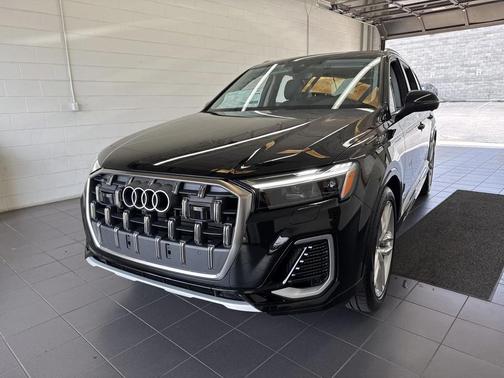 2025 Audi Q7 55 Premium Plus