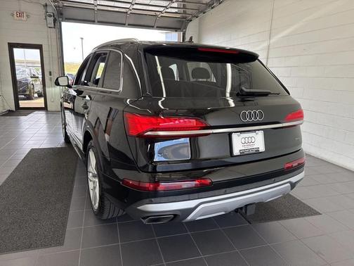 2025 Audi Q7 55 Premium Plus