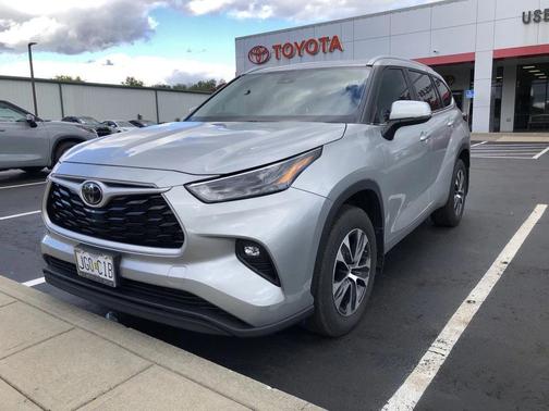 2024 Toyota Highlander XLE