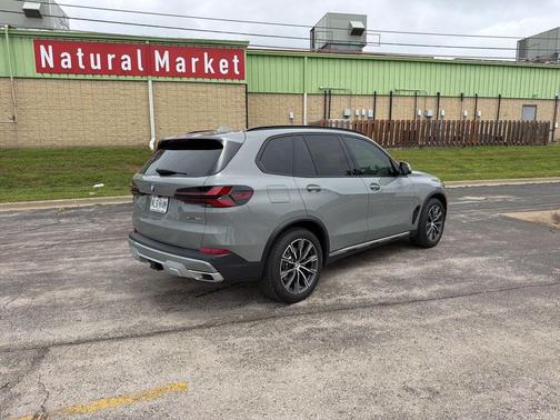 Brooklyn Grey Metallic 2025 BMW X5 xDrive40i
