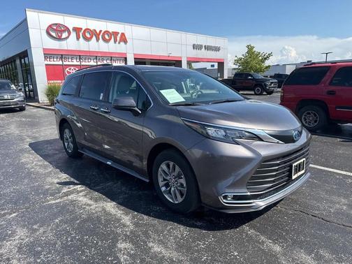 2024 Toyota Sienna XLE 7 Passenger