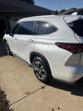 2022 Toyota Highlander Hybrid XLE