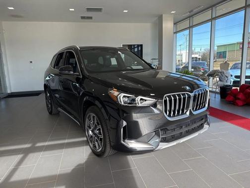 Black Sapphire Metallic 2026 BMW X1 xDrive28i