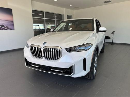 Mineral White Metallic 2026 BMW X5 PHEV xDrive50e