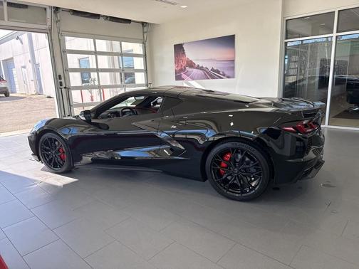 2025 Chevrolet Corvette Stingray w/2LT