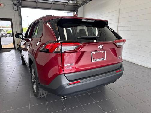 Pearl 2025 Toyota RAV4 Hybrid XLE Premium
