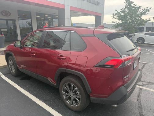 Pearl 2025 Toyota RAV4 Hybrid XLE Premium