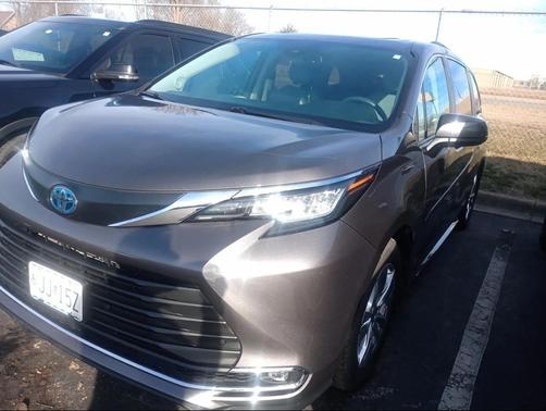 2023 Toyota Sienna XLE