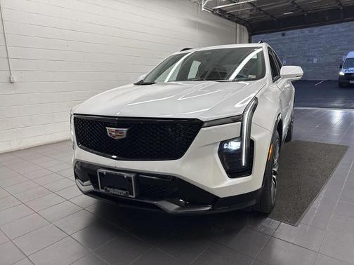 2024 Cadillac XT4 Sport