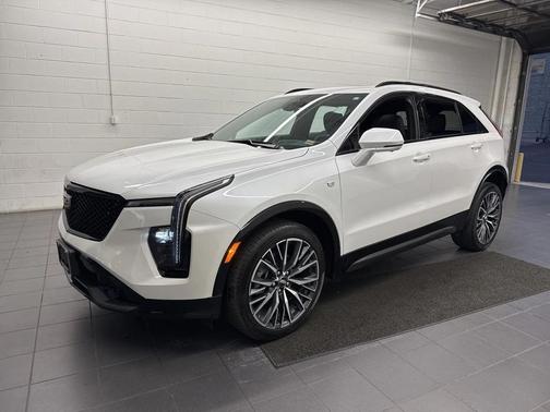 2024 Cadillac XT4 Sport