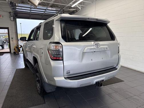 Classic Silver Metallic 2024 Toyota 4Runner SR5 Premium