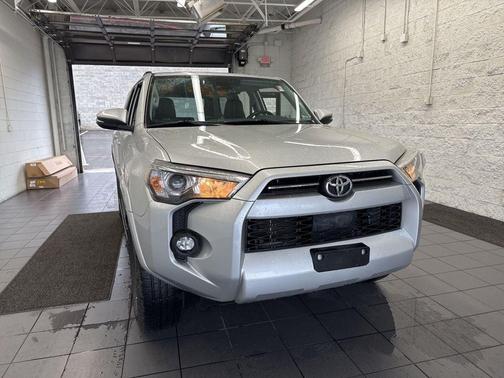 Classic Silver Metallic 2024 Toyota 4Runner SR5 Premium