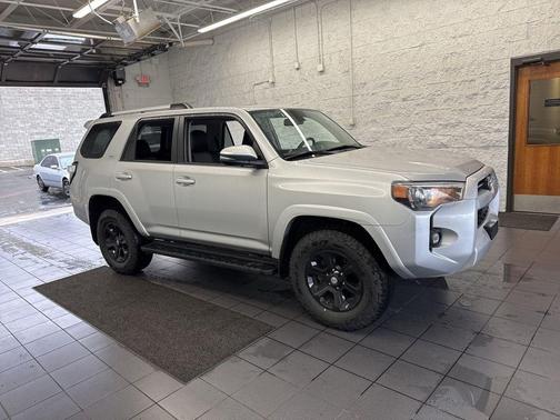 Classic Silver Metallic 2024 Toyota 4Runner SR5 Premium