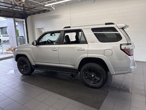 Classic Silver Metallic 2024 Toyota 4Runner SR5 Premium