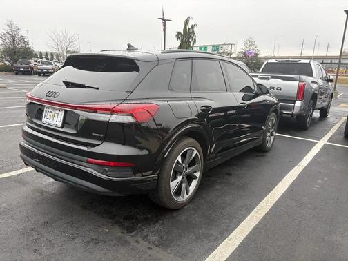 2024 Audi Q4 e-tron Premium Plus 55 quattro