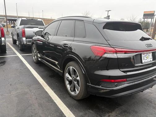 2024 Audi Q4 e-tron Premium Plus 55 quattro