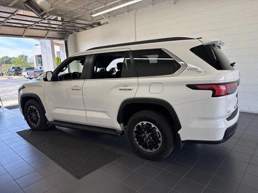 2025 Toyota Sequoia SR5