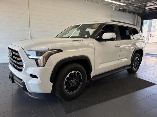 2025 Toyota Sequoia SR5