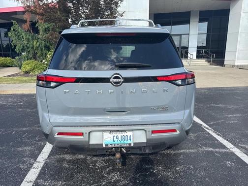 2022 Nissan Pathfinder Platinum 4WD
