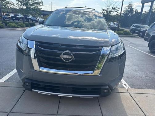2022 Nissan Pathfinder Platinum 4WD