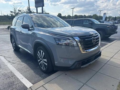 2022 Nissan Pathfinder Platinum 4WD