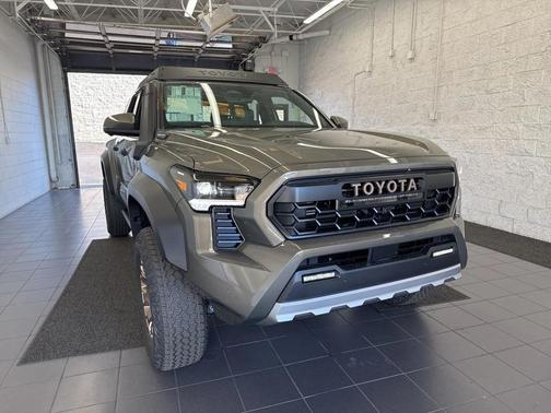 2025 Toyota Tacoma Hybrid Trailhunter