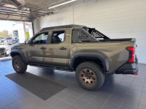 2025 Toyota Tacoma Hybrid Trailhunter