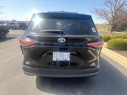 2021 Toyota Sienna XLE 8 Passenger