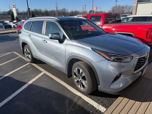 2024 Toyota Highlander Hybrid XLE