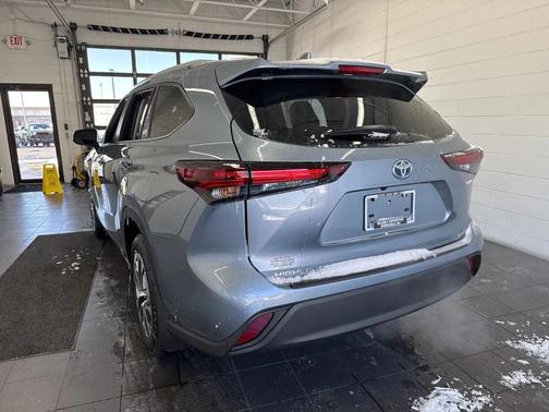 2024 Toyota Highlander Hybrid XLE