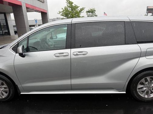 Celestial Silver Metallic 2025 Toyota Sienna LE