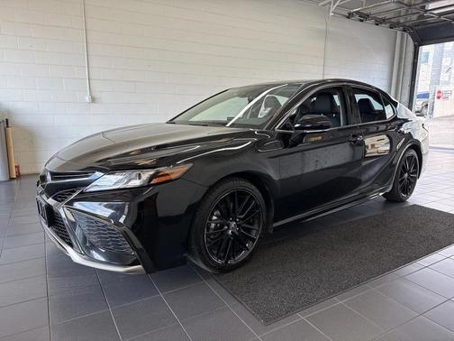 2024 Toyota Camry Hybrid SE