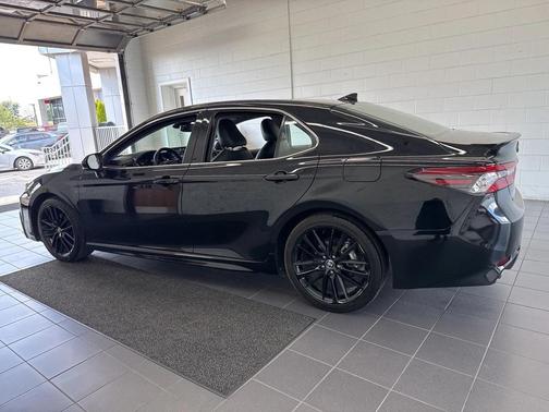 2024 Toyota Camry Hybrid SE