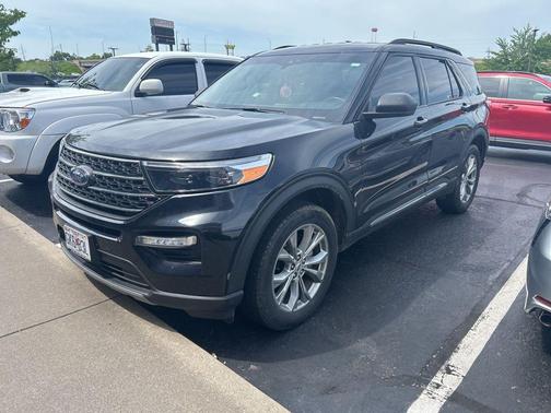Agate Black Metallic 2023 Ford Explorer XLT