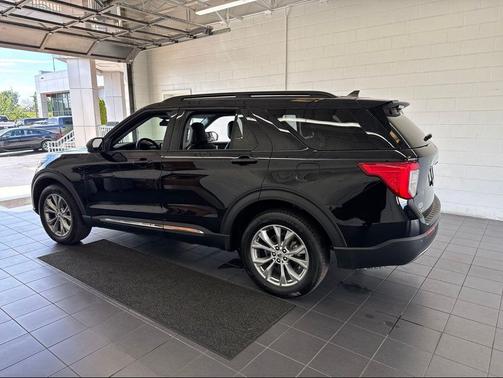 Agate Black Metallic 2023 Ford Explorer XLT