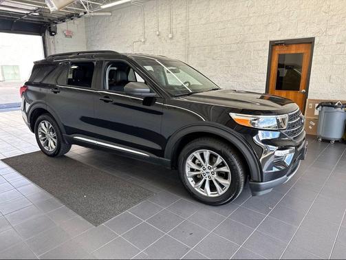 Agate Black Metallic 2023 Ford Explorer XLT