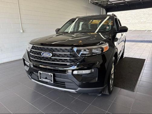 Agate Black Metallic 2023 Ford Explorer XLT