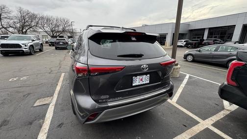 2021 Toyota Highlander Platinum
