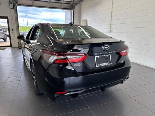 Midnight Black Metallic 2024 Toyota Camry SE