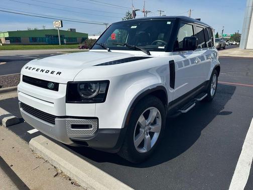 Fuji White 2024 Land Rover Defender 110 P500 SE