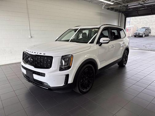 Glacial White Pearl 2021 Kia Telluride SX