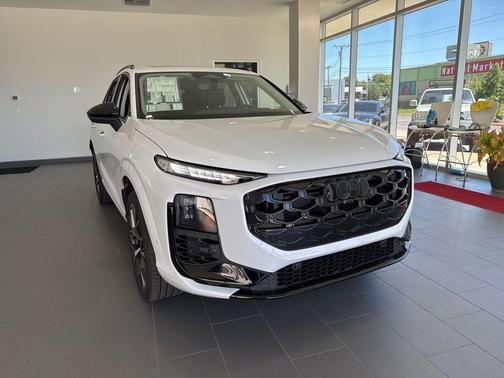 Glacier White Metallic 2026 Audi Q3 TFSI quattro S tronic