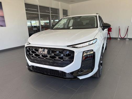 Glacier White Metallic 2026 Audi Q3 TFSI quattro S tronic