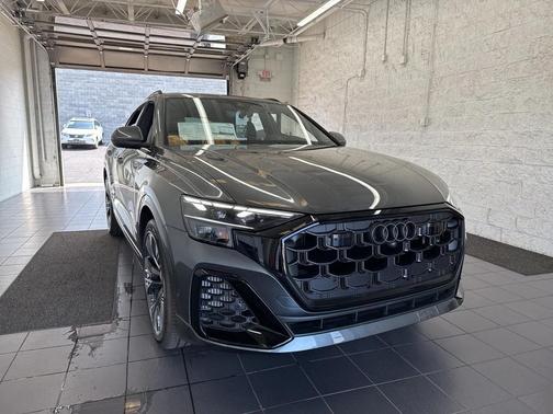 2025 Audi Q8 55 Premium Plus