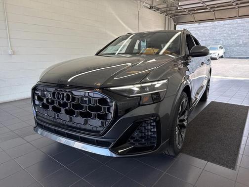 2025 Audi Q8 55 Premium Plus
