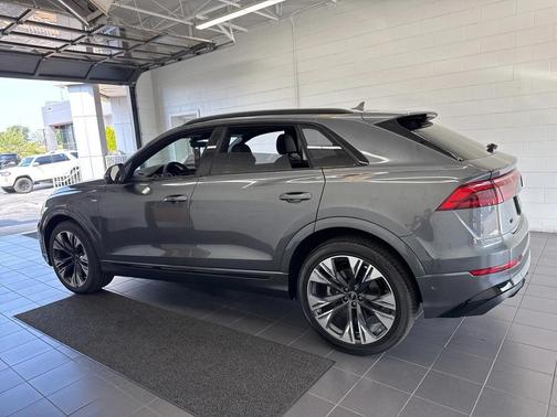 2025 Audi Q8 55 Premium Plus